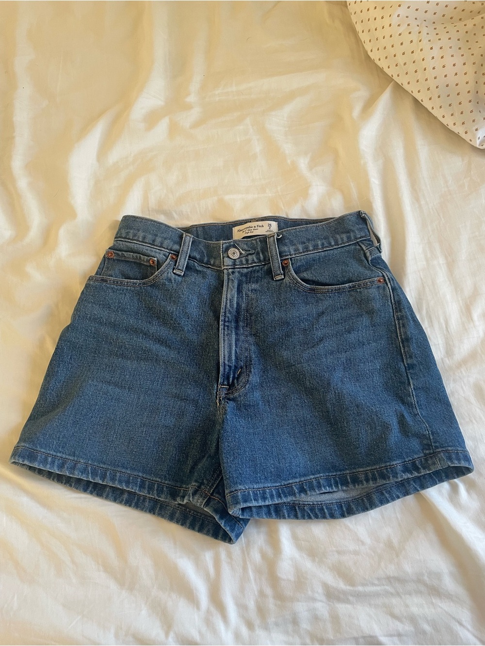 A&F 4" Mom Shorts
